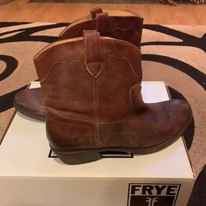 Frye Carson Lug Short Boots